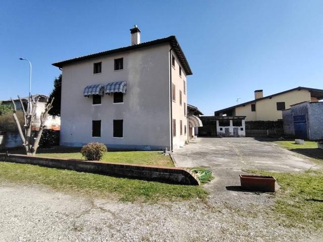Casa indipendente in vendita a Cassola VI