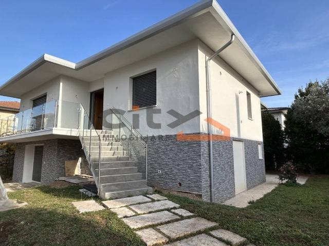 Casa indipendente in vendita a Cassola VI