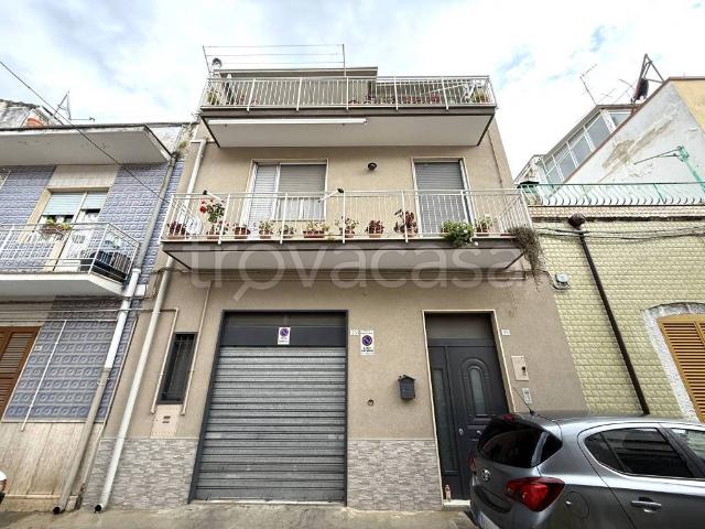 Casa indipendente in vendita a Cassano delle Murge via Saverio Viapiano, 25