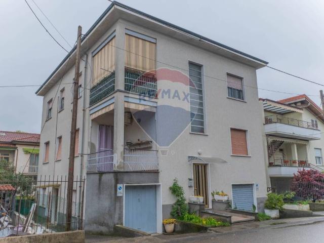 Casa indipendente in vendita a Cassano Magnago VA
