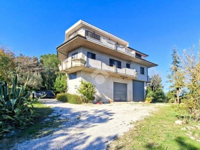 Casa indipendente in vendita a Castorano via Dell'Olmo, 15