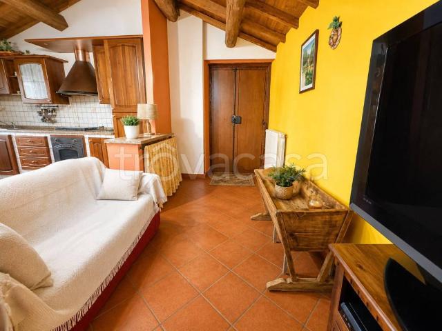 Casa indipendente in vendita a Castel Madama vicolo del Colle