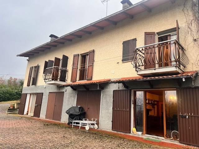 Casa indipendente in vendita a Castel d'Aiano BO