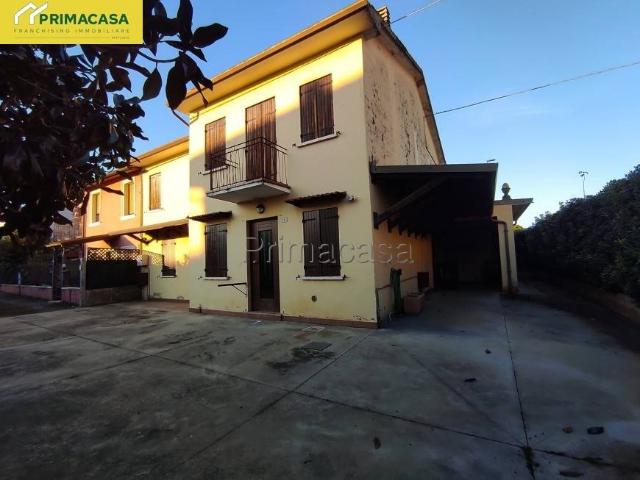 Casa indipendente in vendita a Castel d'Azzano VR