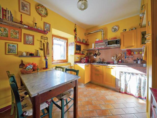 Casa indipendente in vendita a Castel del Piano GR