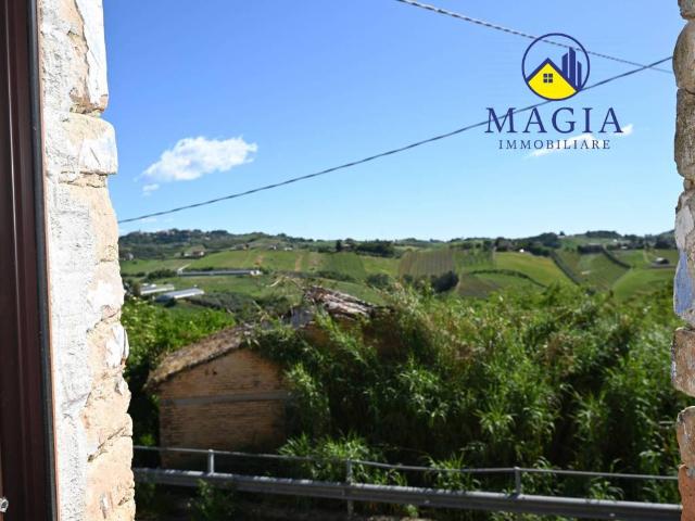 Casa indipendente in vendita a Castel di Lama AP
