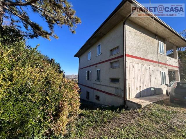 Casa indipendente in vendita a Castel di Lama AP