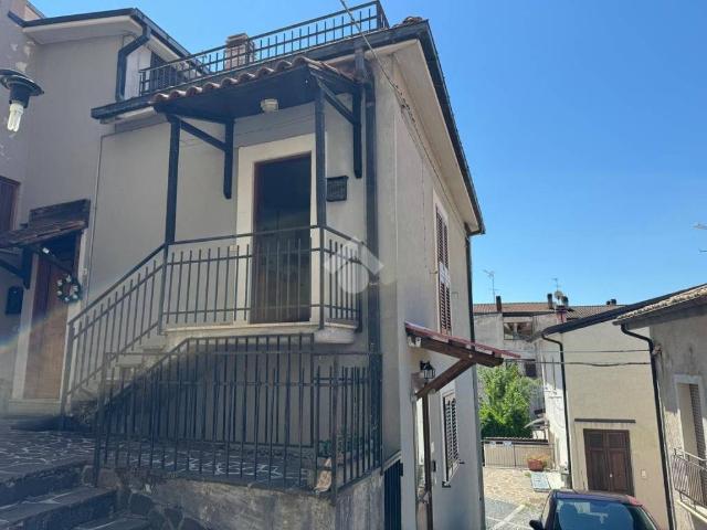 Casa indipendente in vendita a Castel di Sangro AQ