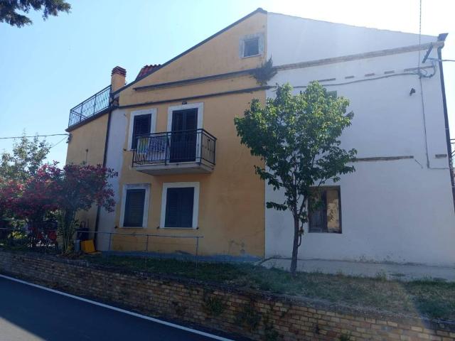 Casa indipendente in vendita a Castel Frentano CH