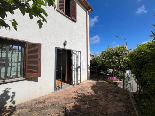 Casa indipendente in vendita a Castel Giorgio TR