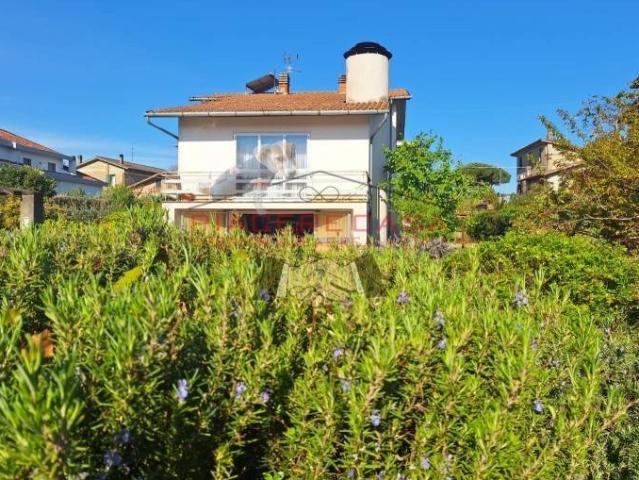 Casa indipendente in vendita a Castel Giorgio TR