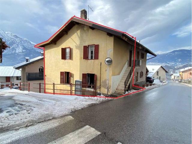 Casa indipendente in vendita a Castel Ivano TN
