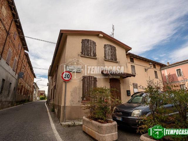 Casa indipendente in vendita a Castel San Giovanni PC