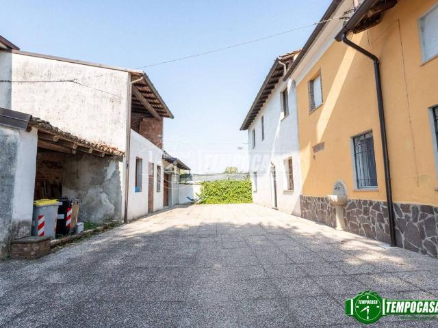 Casa indipendente in vendita a Castel San Giovanni PC