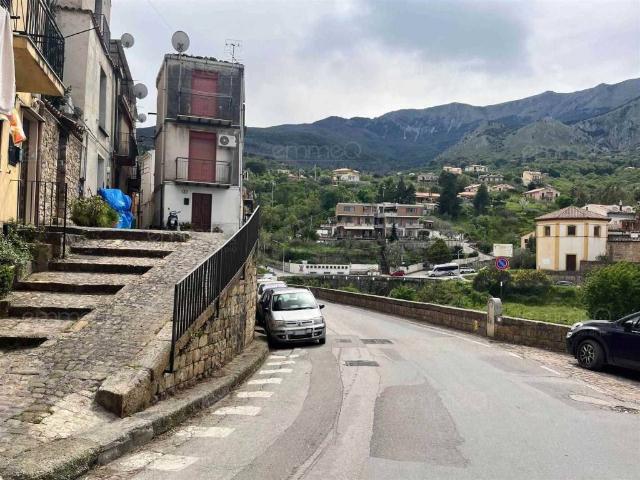 Casa indipendente in vendita a Castelbuono PA