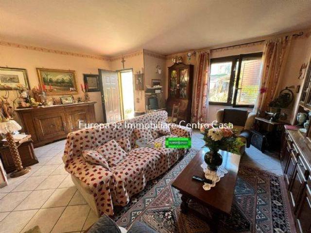 Casa indipendente in vendita a Castelfranco Piandisco AR
