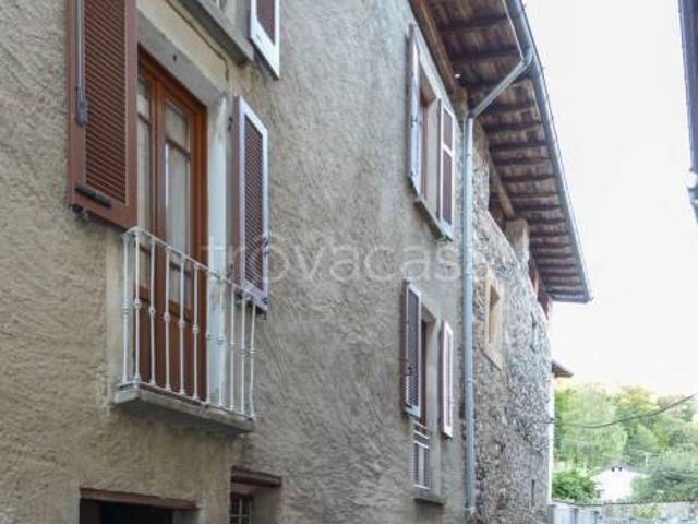 Casa indipendente in vendita a Castello Cabiaglio via San Rocco