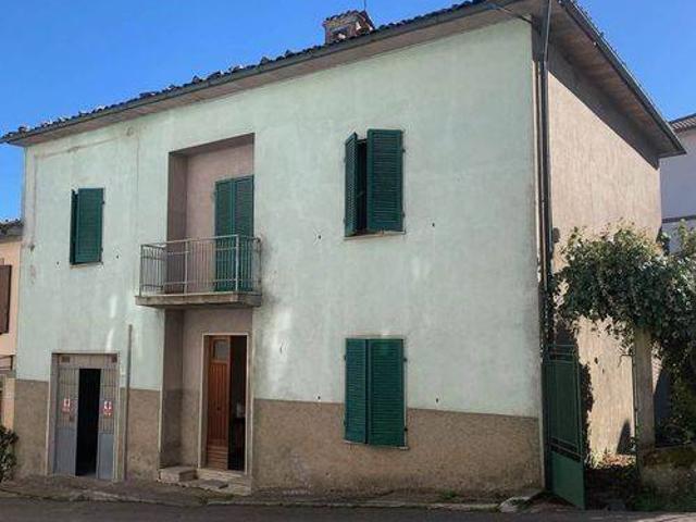 Casa indipendente in vendita a Castell'Azzara GR