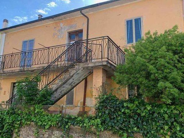 Casa indipendente in vendita a Castell'Azzara GR