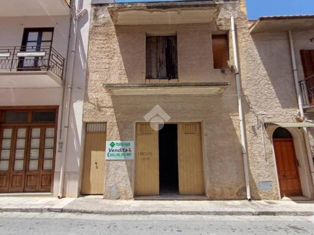 Casa indipendente in vendita a Castellammare del Golfo via Serina, 65