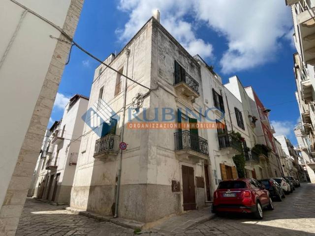 Casa indipendente in vendita a Castellana Grotte BA
