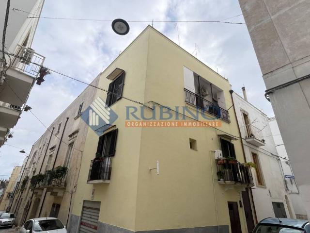 Casa indipendente in vendita a Castellana Grotte BA