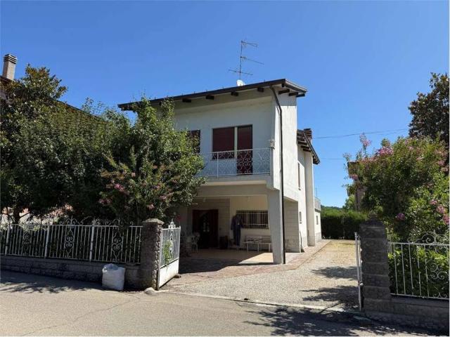 Casa indipendente in vendita a Castellarano RE