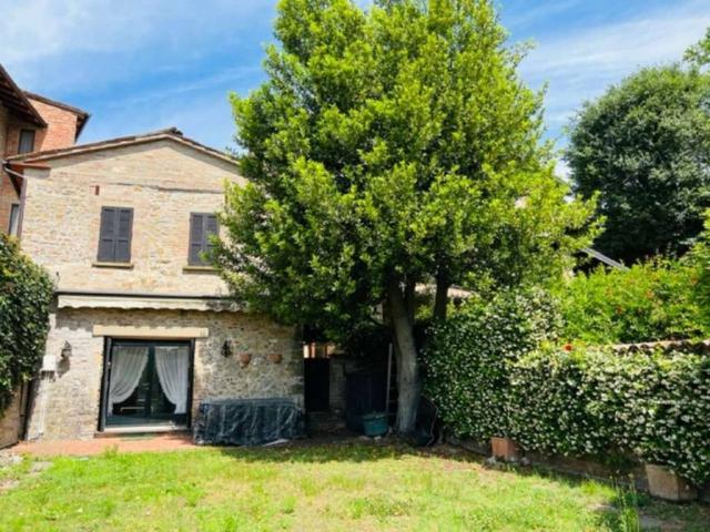 Casa indipendente in vendita a Castell'Arquato PC