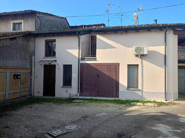 Casa indipendente in vendita a Castelleone CR