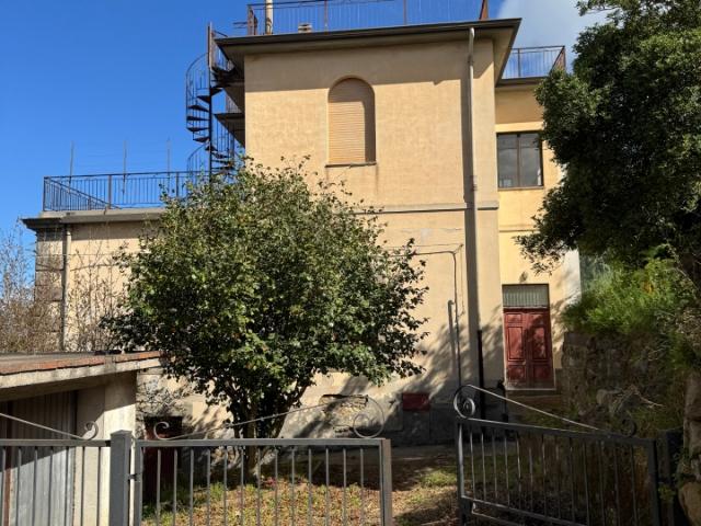 Casa indipendente in vendita a Castell'Umberto