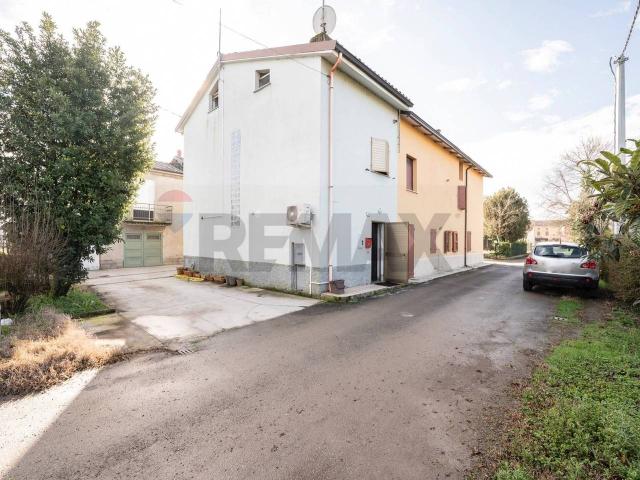 Casa indipendente in vendita a Castelnovo Di Sotto