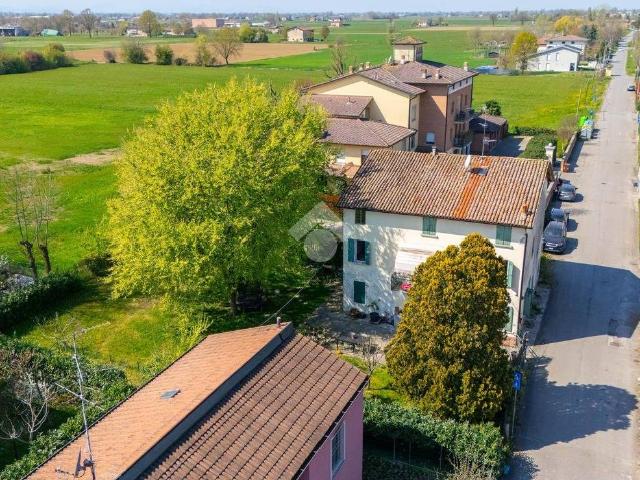 Casa indipendente in vendita a Castelnovo di Sotto RE