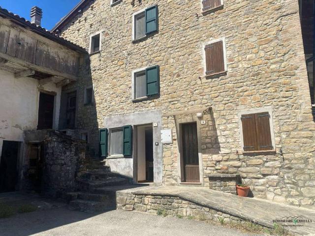 Casa indipendente in vendita a Castelnovo Ne' Monti RE