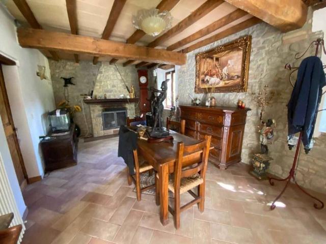 Casa indipendente in vendita a Castelnovo Ne' Monti RE