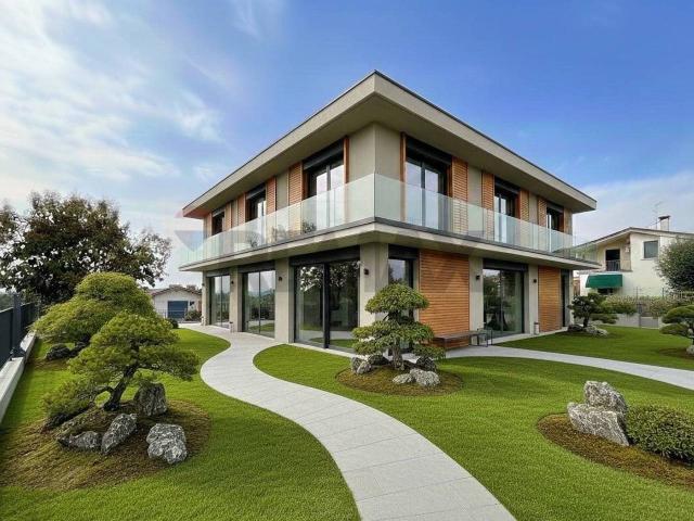 Casa indipendente in vendita a Castelnuovo Del Garda