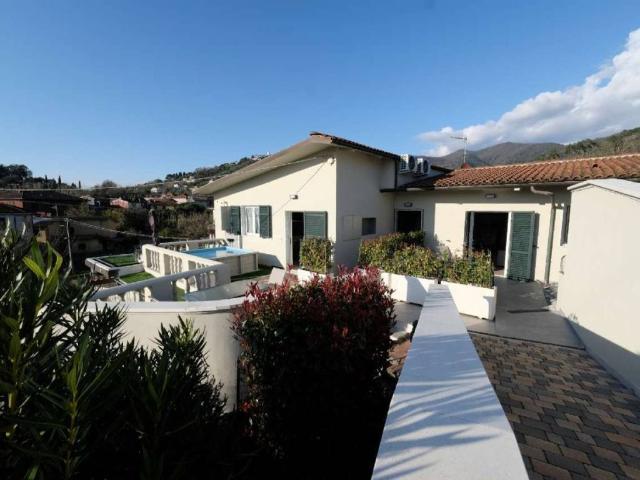 Casa indipendente in vendita a Castelnuovo Magra SP
