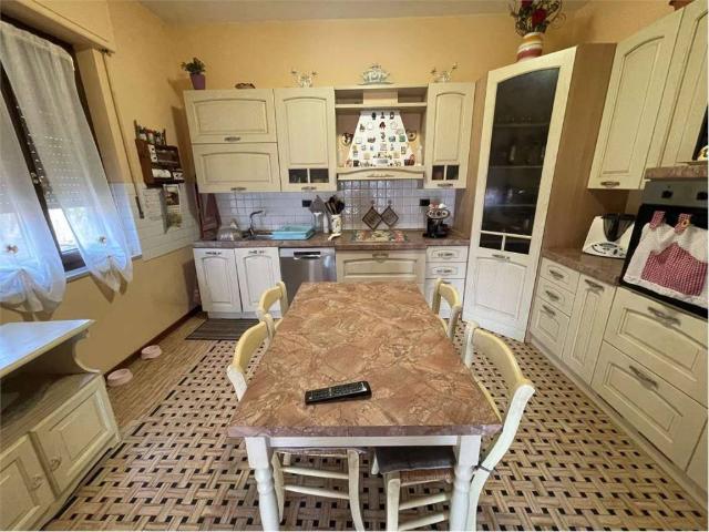 Casa indipendente in vendita a Castelnuovo Magra SP