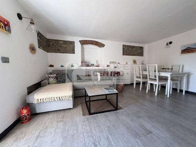 Casa indipendente in vendita a Castelnuovo Magra SP