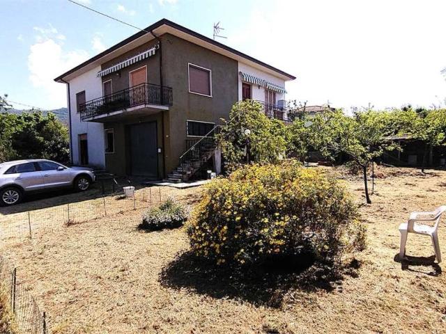 Casa indipendente in vendita a Castelnuovo Magra SP