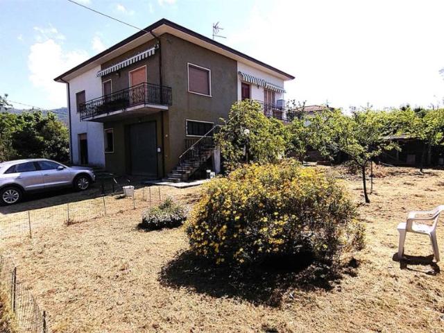 Casa indipendente in vendita a Castelnuovo Magra via Carbonara 100, Molicciara