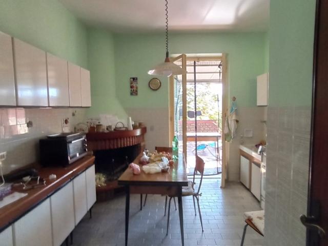 Casa indipendente in vendita a Castelnuovo Magra via Salicello