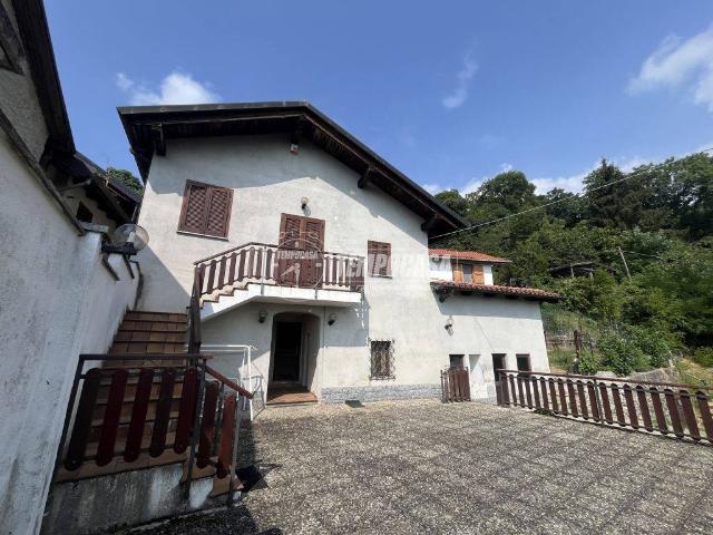 Casa indipendente in vendita a Castelnuovo Nigra TO