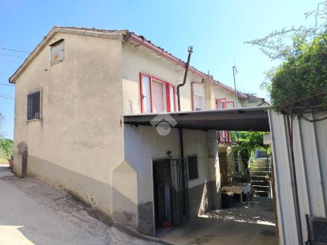 Casa indipendente in vendita a Castelvetere sul Calore AV
