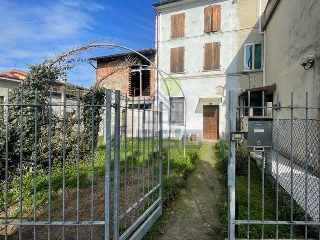 Casa indipendente in vendita a Castelvetro Piacentino PC