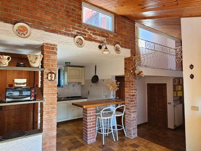 Casa indipendente in vendita a Castiglione Chiavarese GE