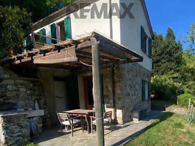 Villa in vendita a Castiglione Chiavarese GE