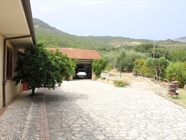 Casa indipendente in vendita a Castiglione a Casauria