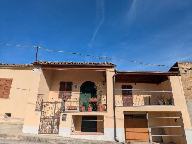 Casa indipendente in vendita a Castiglione a Casauria PE