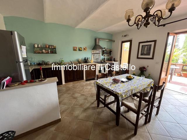 Casa indipendente in vendita a Castiglione Del Lago