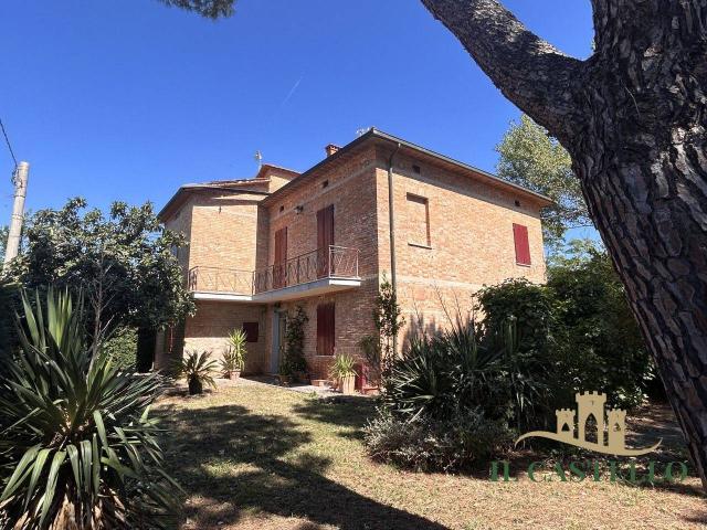 Casa indipendente in vendita a Castiglione Del Lago